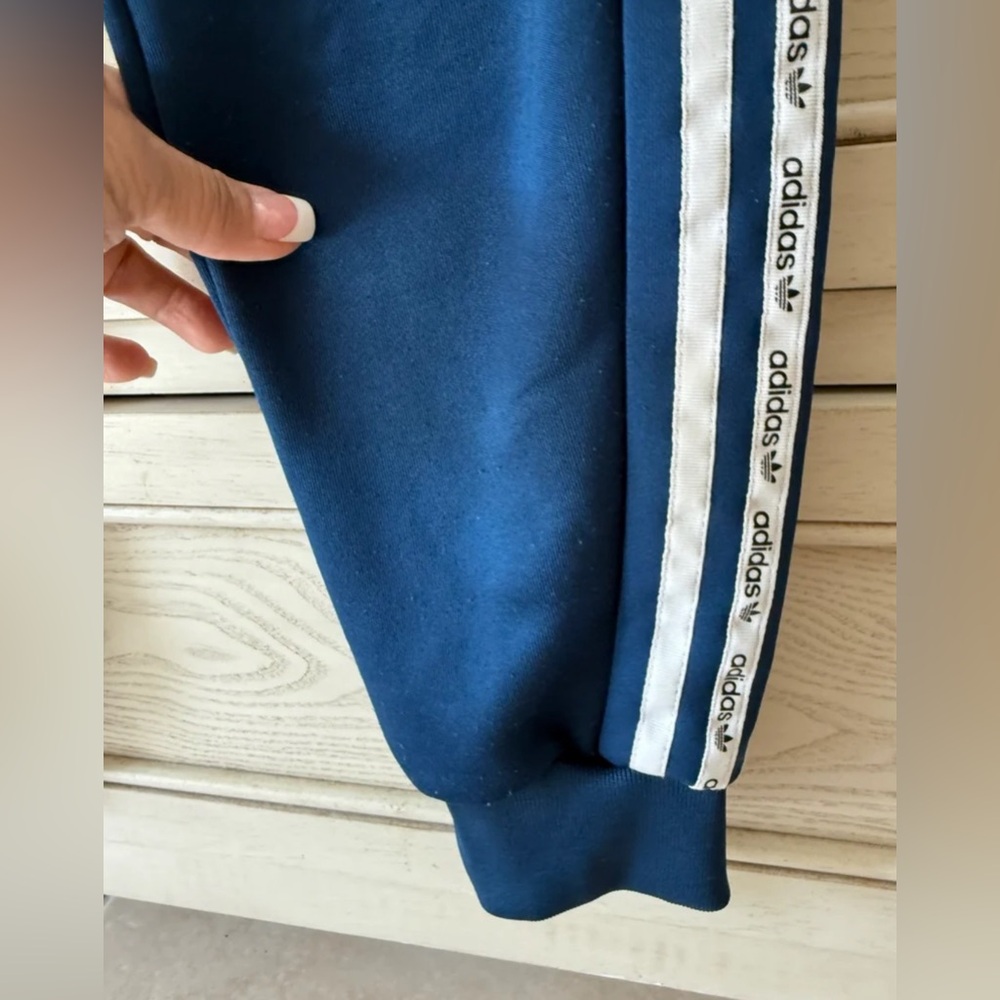 ADIDAS ORIGINALS ADICOLOR CLASSICS SST
TRACK PANTS WITH WHITE LOGO XL YOUTH - Picture 5 of 9